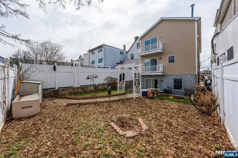714 17th Street Union City NJ 07087