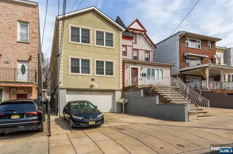 714 17th Street Union City NJ 07087