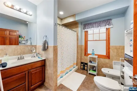 714 17th Street Union City NJ 07087