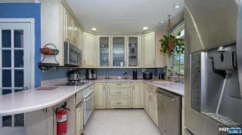 178 Jackson Avenue Rutherford NJ 07070