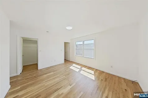 78 Beverly Street Newark NJ 07108