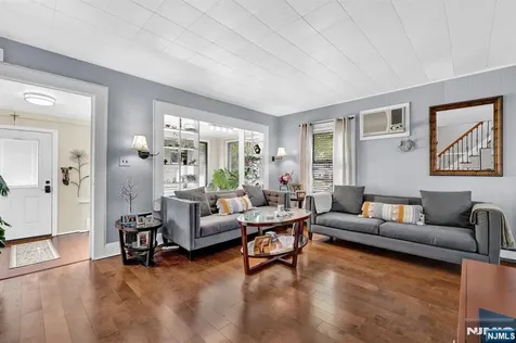 60 Vanderburgh Avenue Rutherford NJ 07070