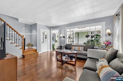 60 Vanderburgh Avenue Rutherford NJ 07070