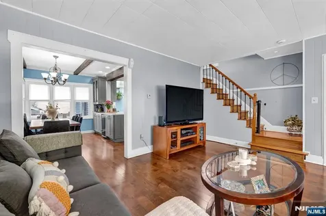 60 Vanderburgh Avenue Rutherford NJ 07070