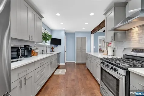 60 Vanderburgh Avenue Rutherford NJ 07070