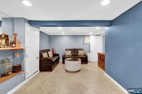 60 Vanderburgh Avenue Rutherford NJ 07070