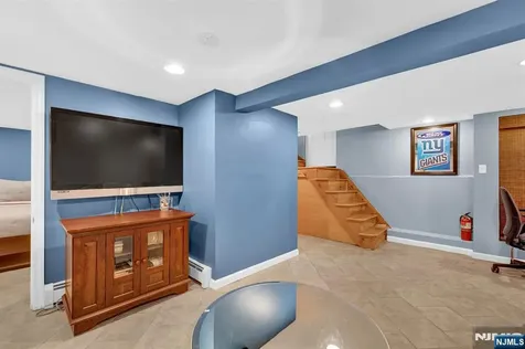 60 Vanderburgh Avenue Rutherford NJ 07070