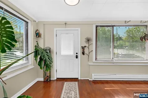 60 Vanderburgh Avenue Rutherford NJ 07070