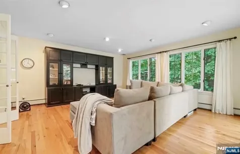 12 Lawrence Parkway Tenafly NJ 07670