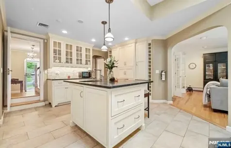 12 Lawrence Parkway Tenafly NJ 07670