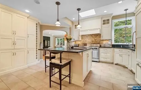 12 Lawrence Parkway Tenafly NJ 07670
