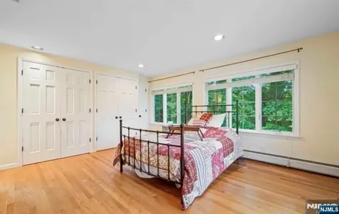 12 Lawrence Parkway Tenafly NJ 07670