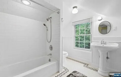 12 Lawrence Parkway Tenafly NJ 07670