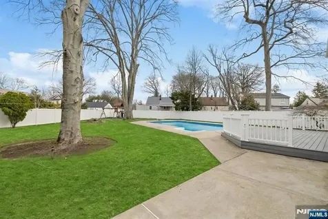 65 Clinton Park Drive Bergenfield NJ 07621