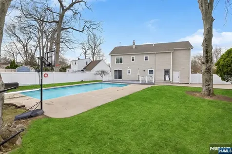 65 Clinton Park Drive Bergenfield NJ 07621