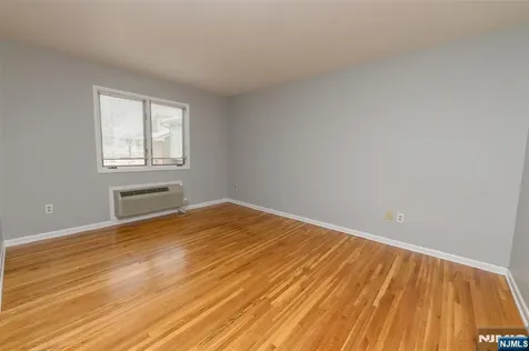 1-15 Coles Avenue Hackensack NJ 07601