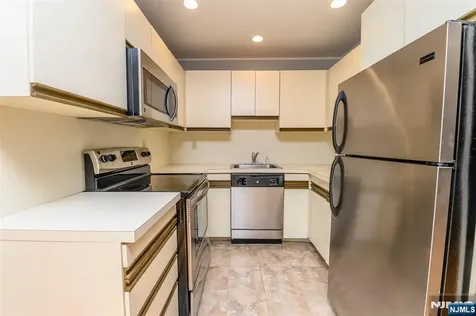 1-15 Coles Avenue Hackensack NJ 07601