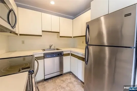 1-15 Coles Avenue Hackensack NJ 07601