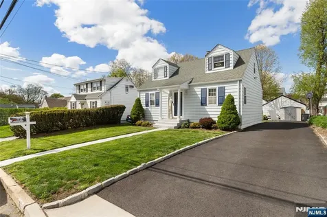 61 Highland Avenue Bergenfield NJ 07621