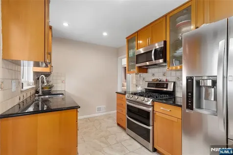 61 Highland Avenue Bergenfield NJ 07621