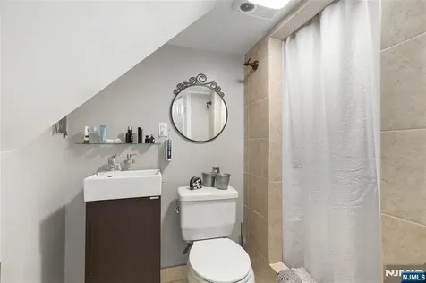 61 Highland Avenue Bergenfield NJ 07621