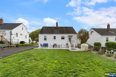 61 Highland Avenue Bergenfield NJ 07621