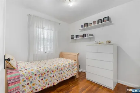 61 Highland Avenue Bergenfield NJ 07621
