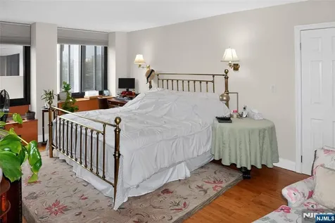 200 Winston Drive Cliffside Park NJ 07010