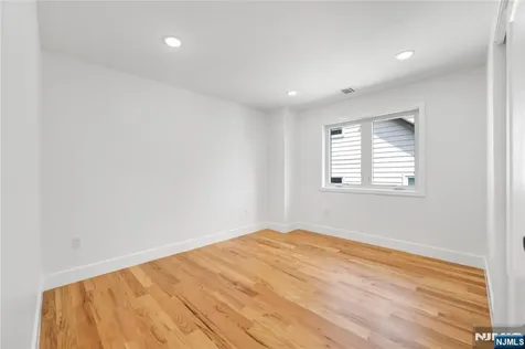 270 Lafayette Avenue Lyndhurst NJ 07071