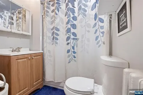 83 Hamilton Street East Orange NJ 07017