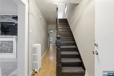 83 Hamilton Street East Orange NJ 07017