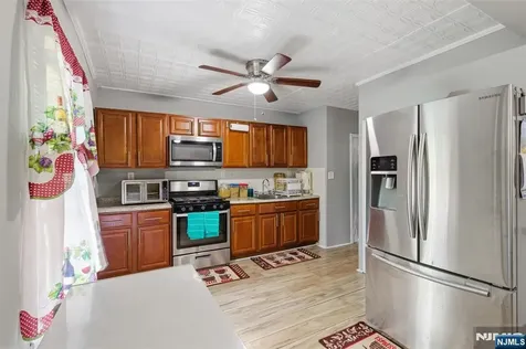 83 Hamilton Street East Orange NJ 07017