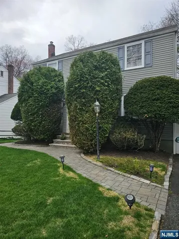 27 Longacre Drive Livingston NJ 07039
