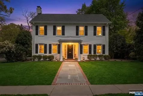 37 Oak Street Tenafly NJ 07670
