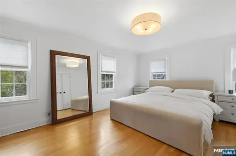 37 Oak Street Tenafly NJ 07670
