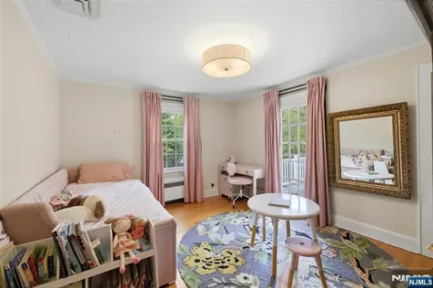 37 Oak Street Tenafly NJ 07670