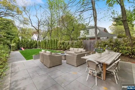 37 Oak Street Tenafly NJ 07670