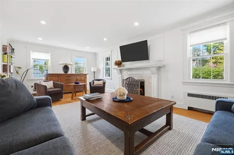 37 Oak Street Tenafly NJ 07670