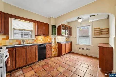122 Holland Road South Orange Village NJ 07079