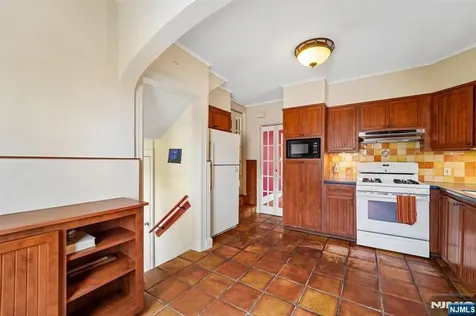 122 Holland Road South Orange Village NJ 07079