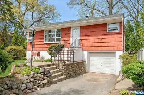 137 Lincoln Place Waldwick NJ 07463