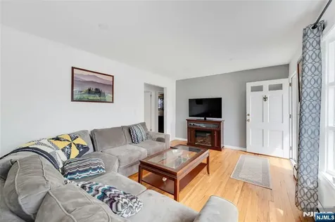 137 Lincoln Place Waldwick NJ 07463