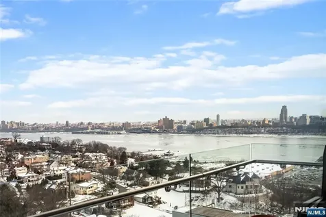 320 Adolphus Avenue Cliffside Park NJ 07010