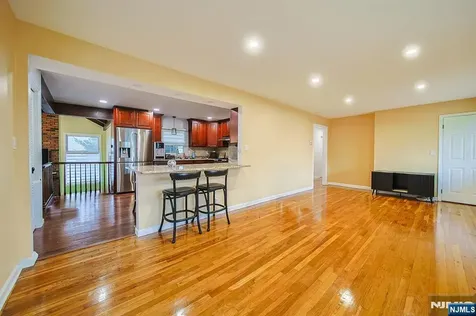 44 Roosevelt Street Little Ferry NJ 07643