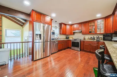 44 Roosevelt Street Little Ferry NJ 07643