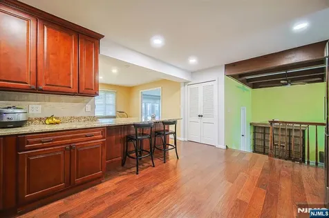 44 Roosevelt Street Little Ferry NJ 07643