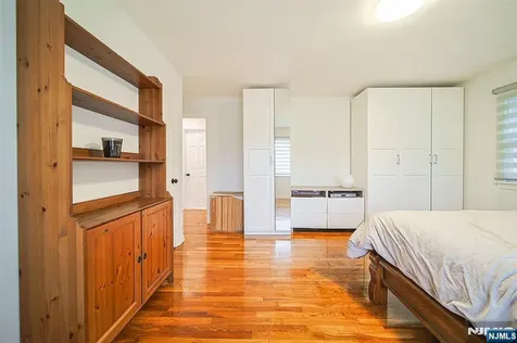 44 Roosevelt Street Little Ferry NJ 07643