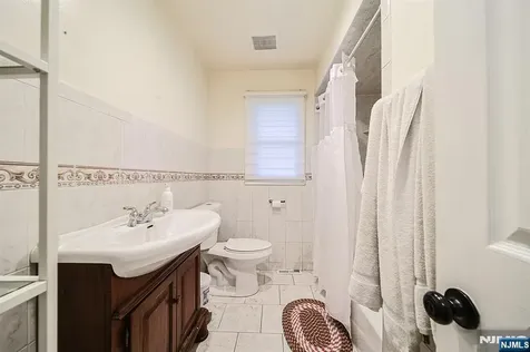 44 Roosevelt Street Little Ferry NJ 07643