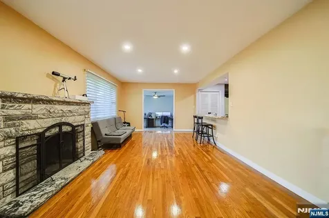 44 Roosevelt Street Little Ferry NJ 07643