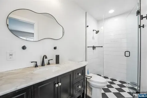 2451 Leighton Fort Lee NJ 07024